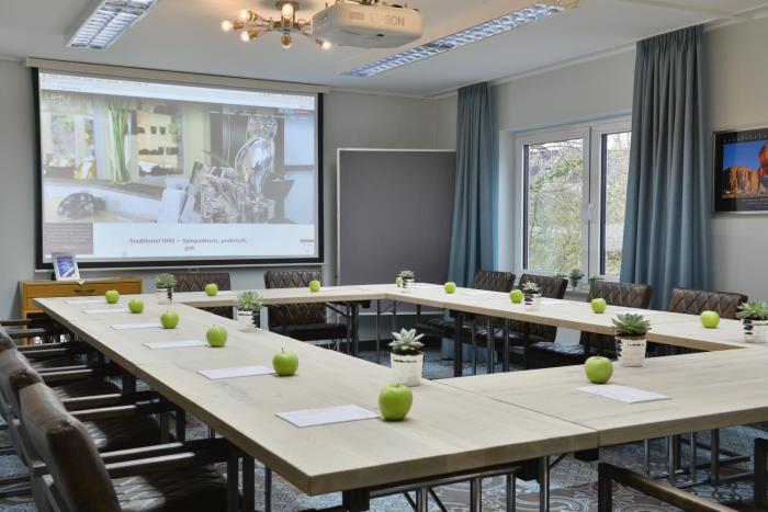 hotel uhu garni koln