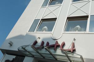 hotel uhu garni koln