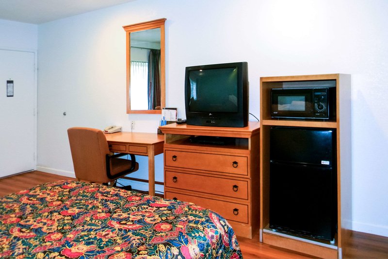 rodeway inn alameda oakland