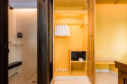 dang derm in the park khaosan