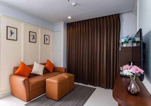 dang derm in the park khaosan