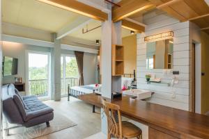 dang derm in the park khaosan