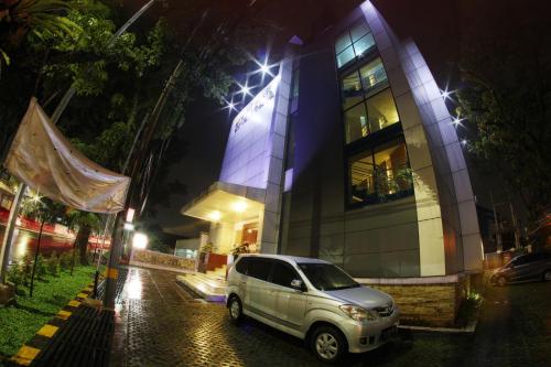 sutan raja guest house