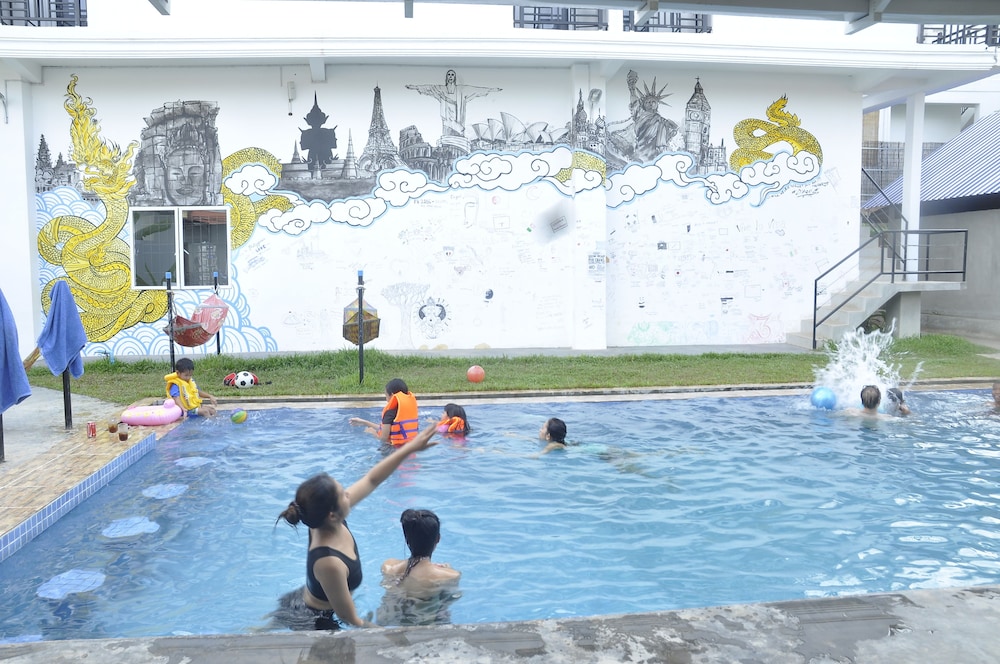 pool party hostel
