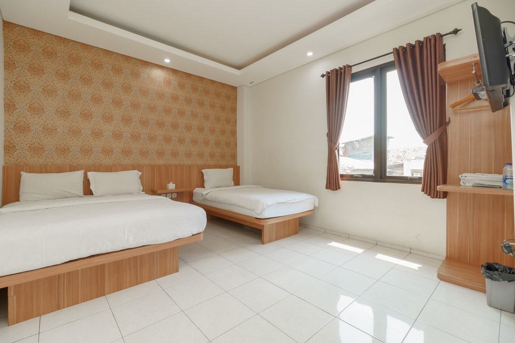 green apple residence near sarinah mitra reddoorz