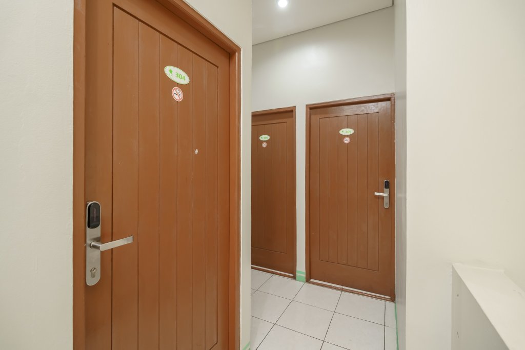 green apple residence near sarinah mitra reddoorz