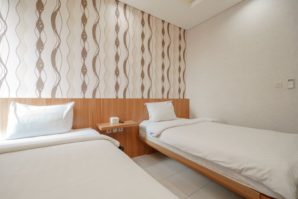 green apple residence near sarinah mitra reddoorz