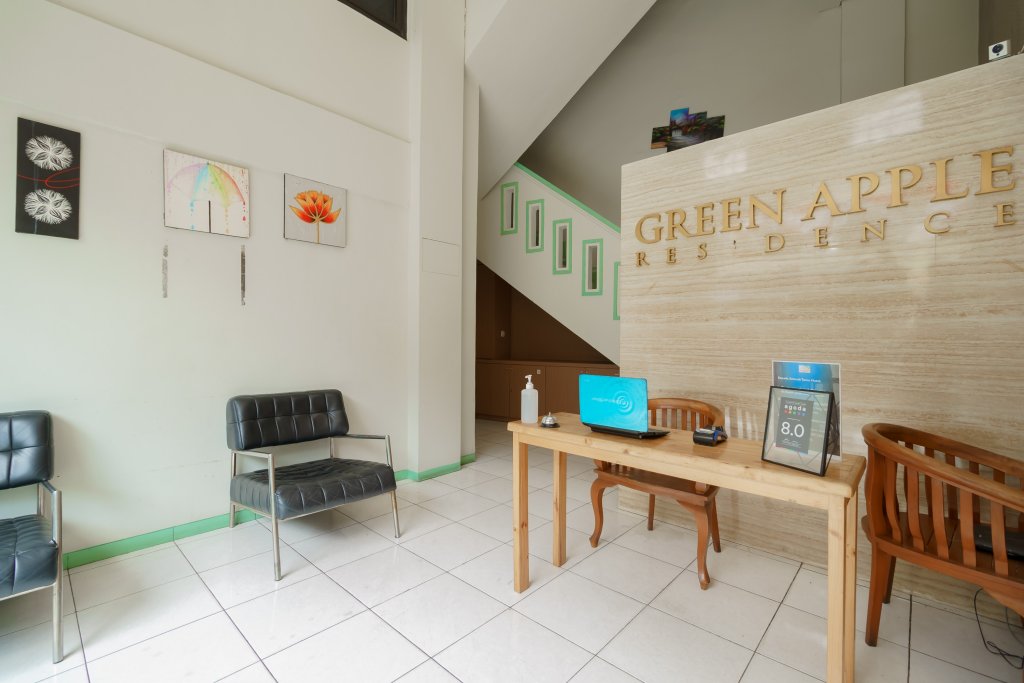 green apple residence near sarinah mitra reddoorz