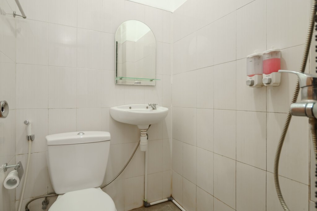 green apple residence near sarinah mitra reddoorz