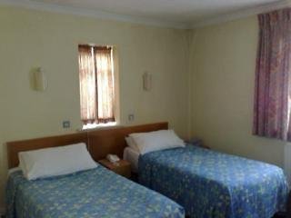 Central Hotel,Cricklewood>>Barnet,3 star