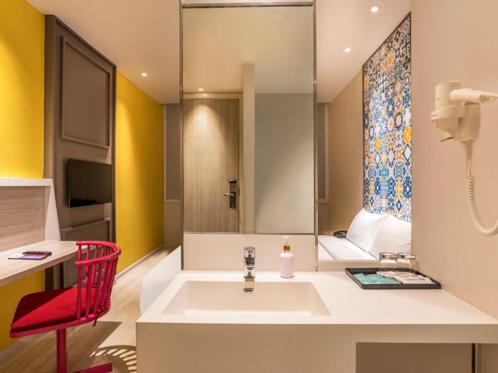 ibis styles phuket city hotel