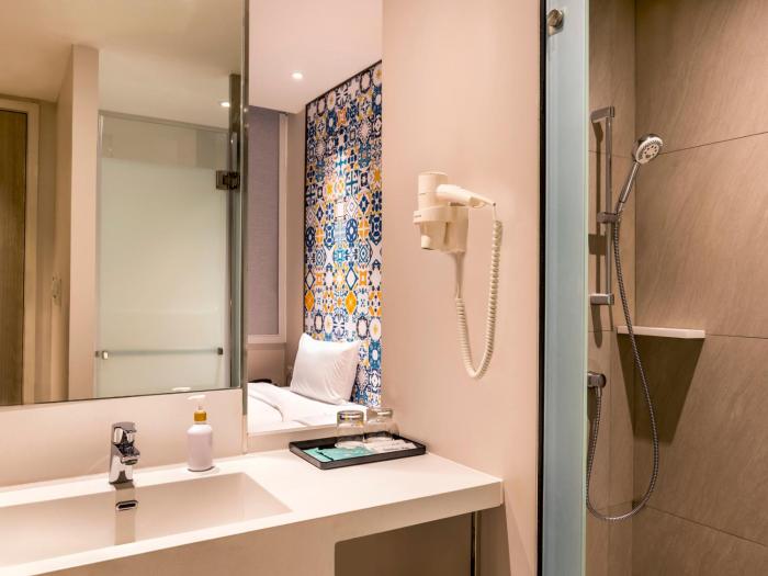 ibis styles phuket city hotel