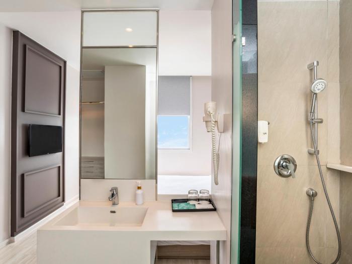 ibis styles phuket city hotel