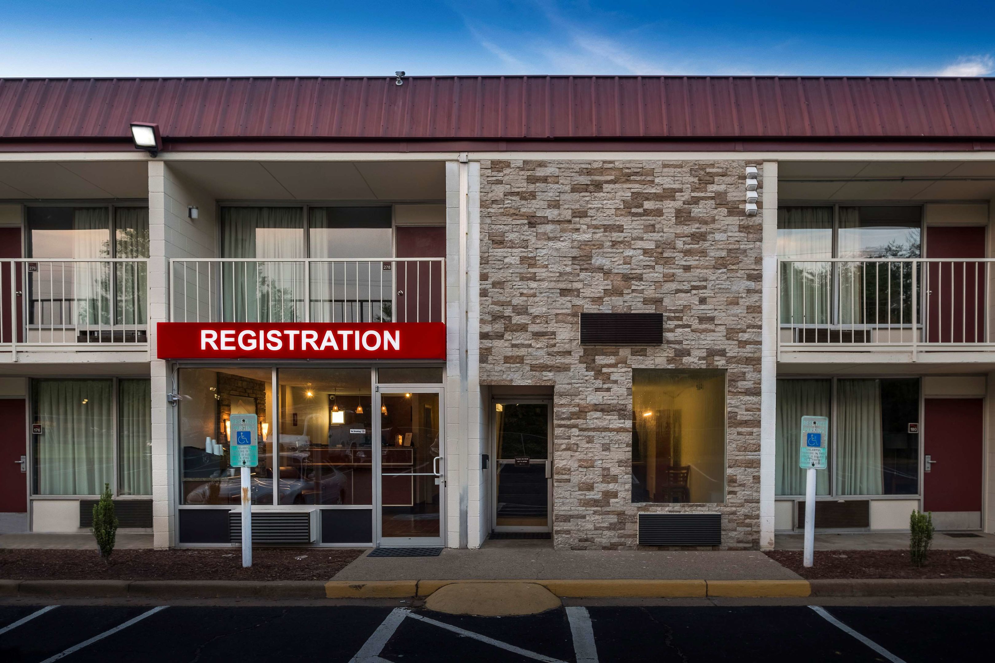 red roof inn dumfries quantico