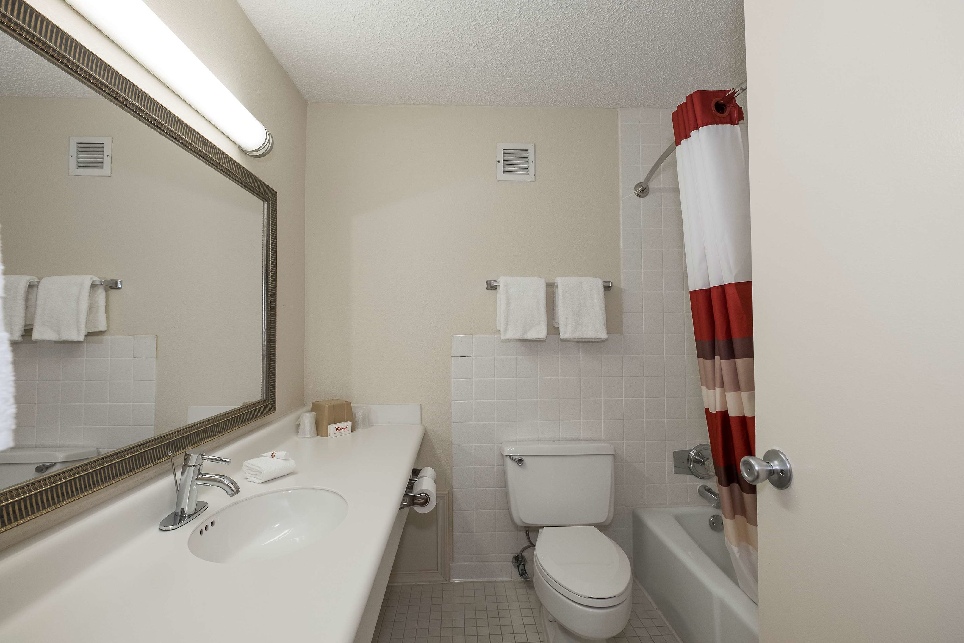 red roof inn dumfries quantico