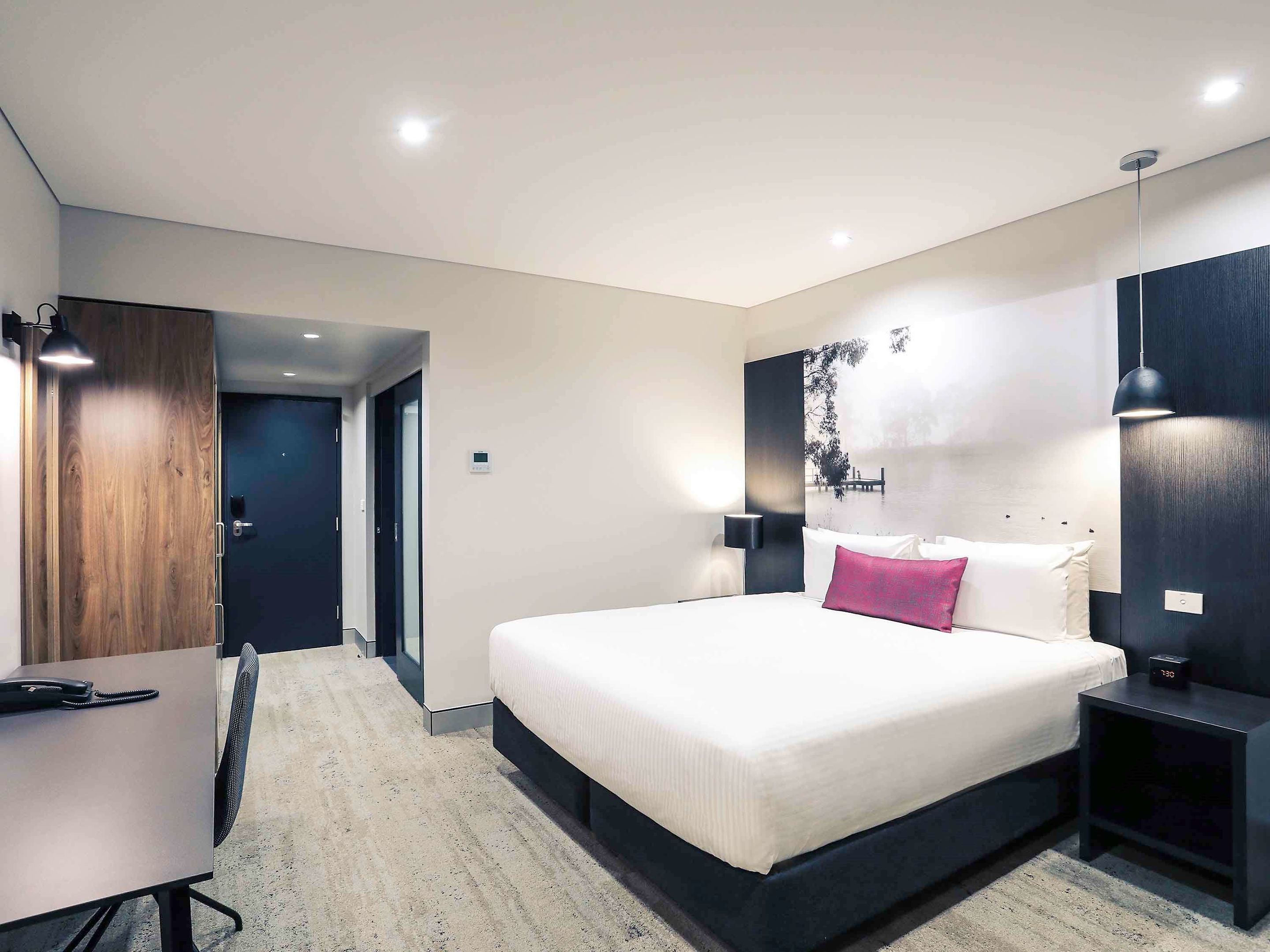 mercure tamworth