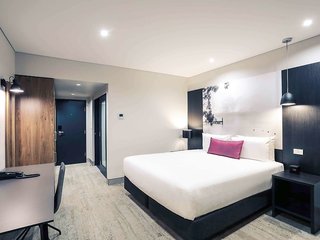 mercure tamworth