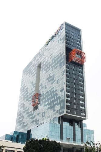 yello hotel harmoni jakarta