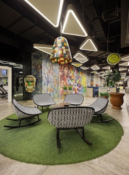 yello hotel harmoni jakarta