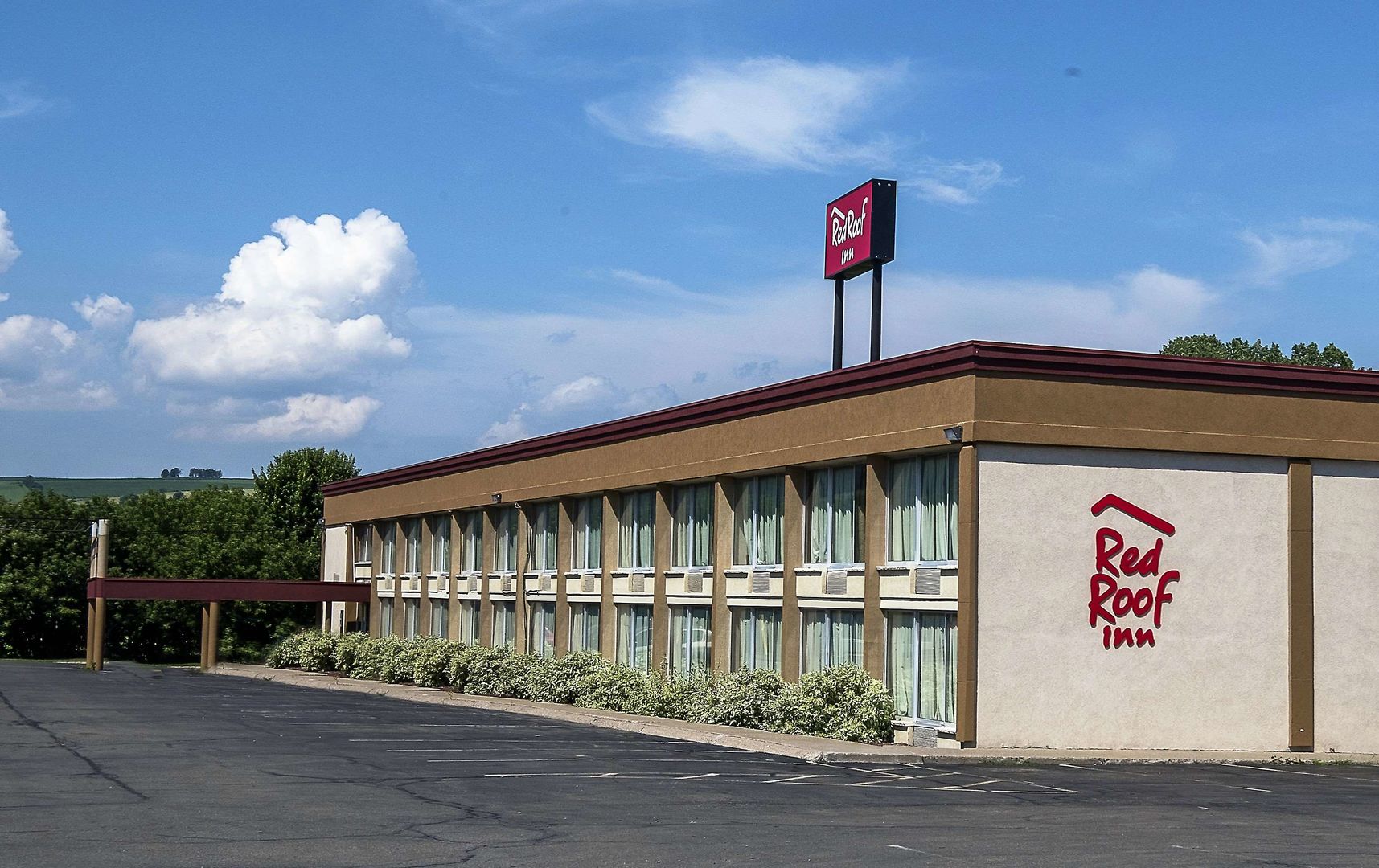 red roof inn cortland