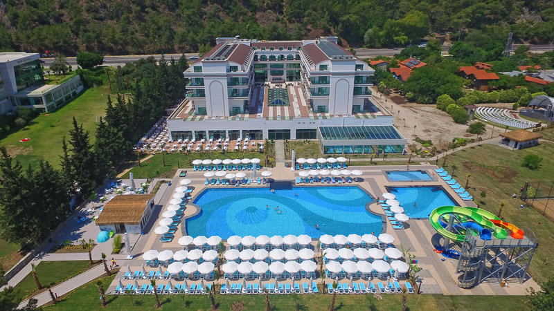 dosinia luxury resort