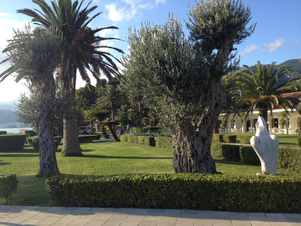 sun rose apartments sveti stefan