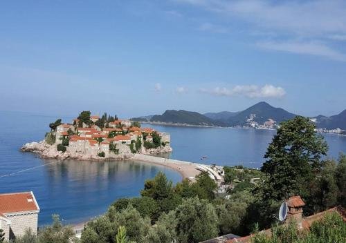 sun rose apartments sveti stefan