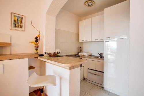 sun rose apartments sveti stefan