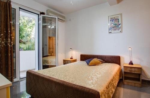 sun rose apartments sveti stefan