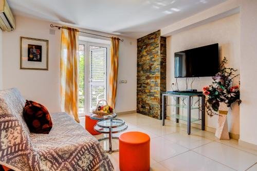 sun rose apartments sveti stefan