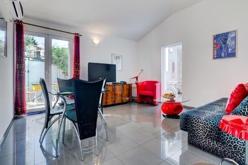 sun rose apartments sveti stefan