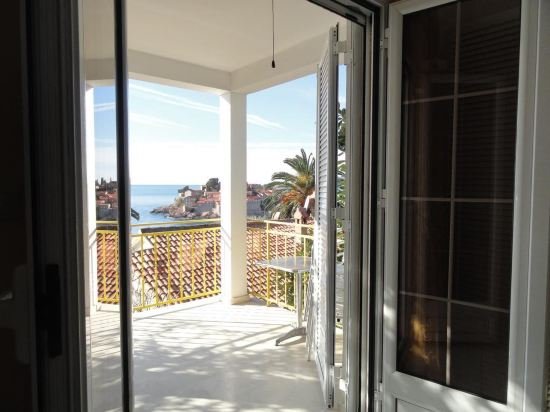 sun rose apartments sveti stefan
