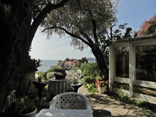 sun rose apartments sveti stefan