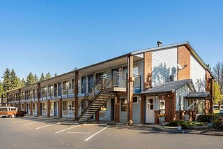 super 8 by wyndham vancouver east