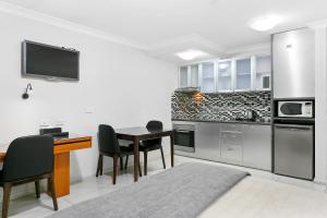 Comfort Inn & Suites Burwood,Burwood Heights>>Burwood,4 star