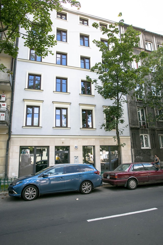 friendhouse apartments