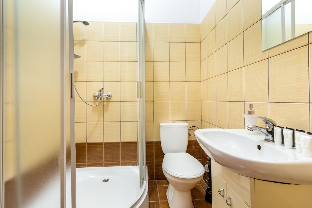 friendhouse apartments