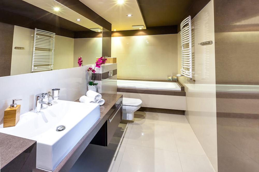 friendhouse apartments