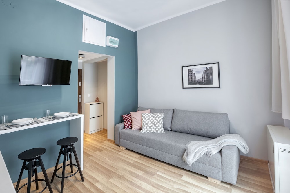 friendhouse apartments