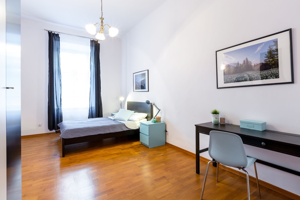friendhouse apartments