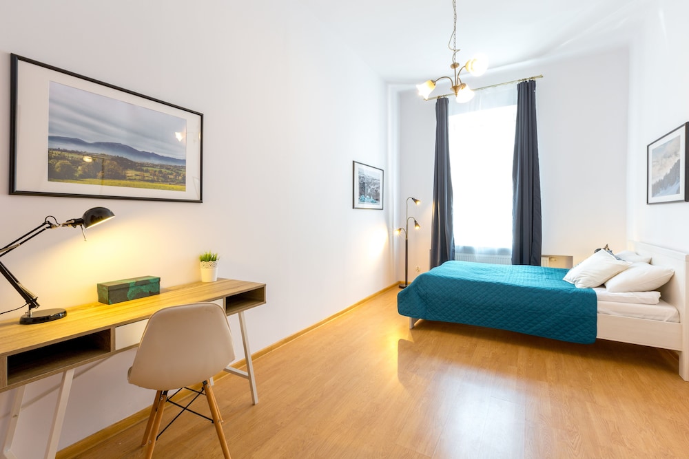 friendhouse apartments