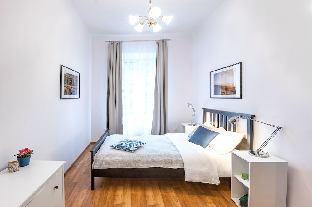 friendhouse apartments