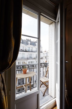 apartments du louvre le marais