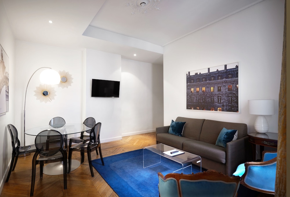 apartments du louvre le marais