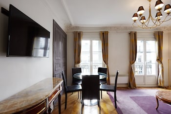 apartments du louvre le marais