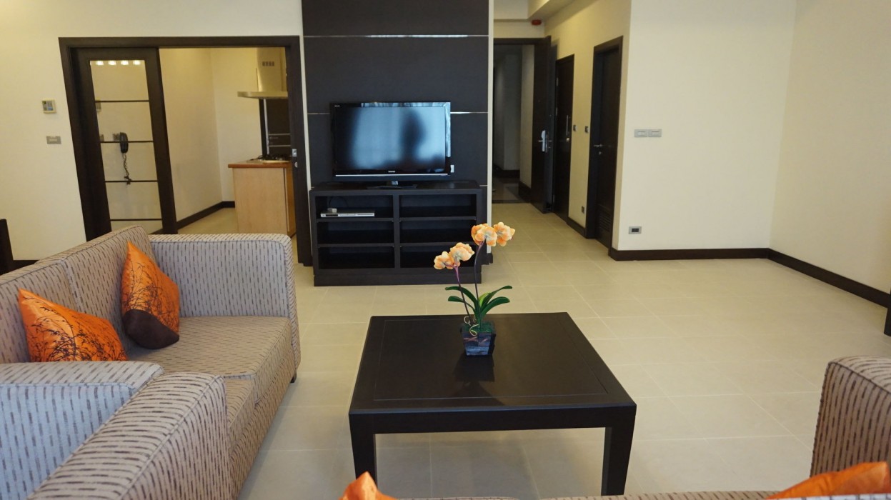 grand asoke suites boutique residence