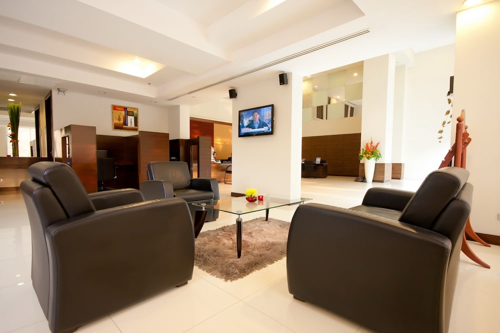 grand asoke suites boutique residence