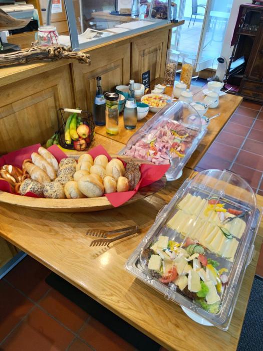 gasthaus zum halbmond