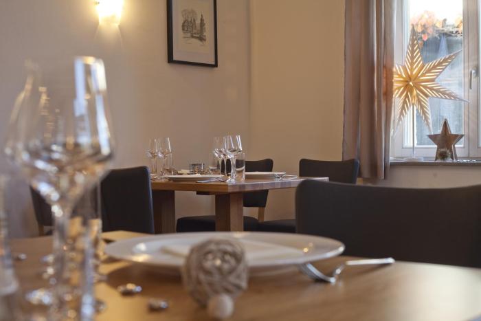 gasthaus zum halbmond