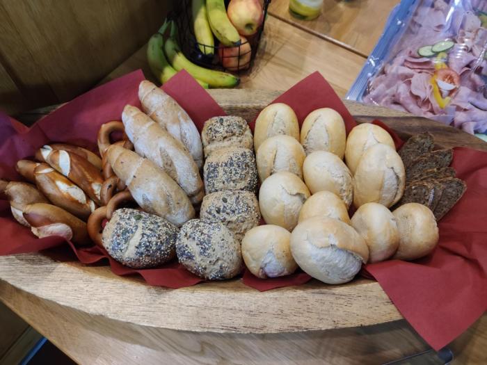 gasthaus zum halbmond